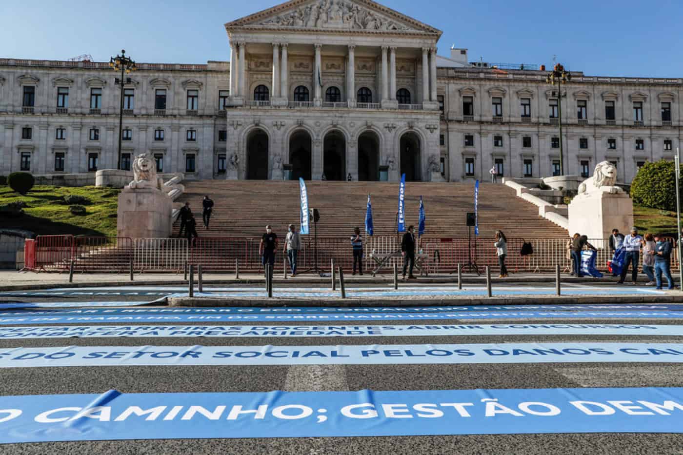 Convocados quase 150 mil professores e educadores para greve nacional de hoje