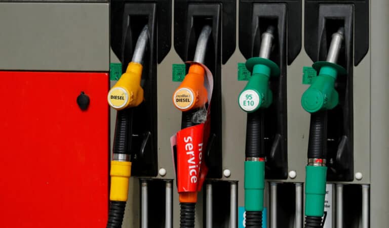 Combustíveis em máximos de nove meses no maior ciclo de subidas desde Julho