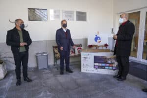 CM Guimarães oferece televisões a instituições com lares residenciais para idosos