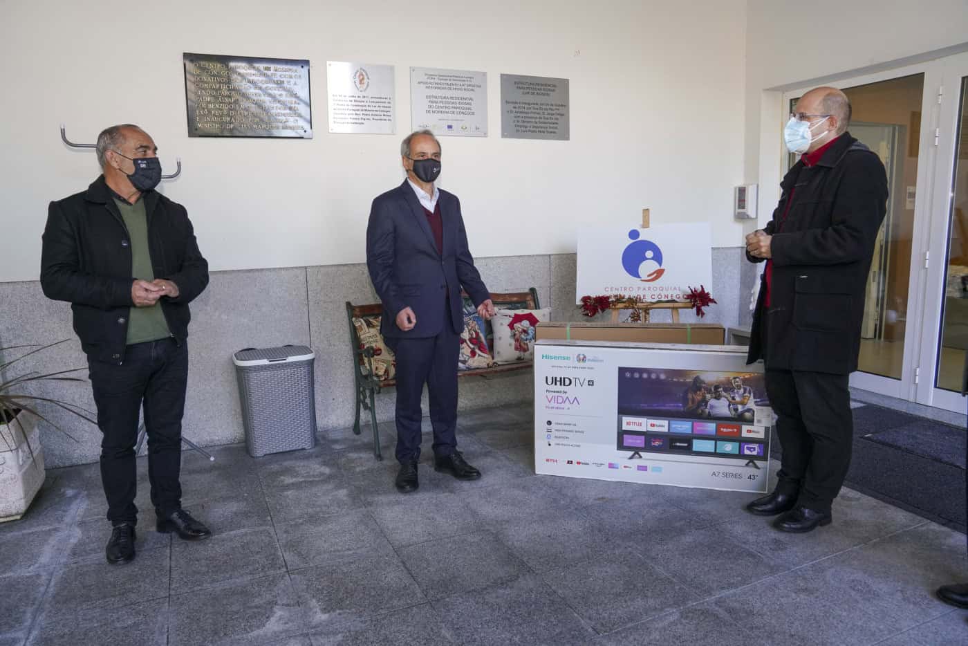 CM Guimarães oferece televisões a instituições com lares residenciais para idosos