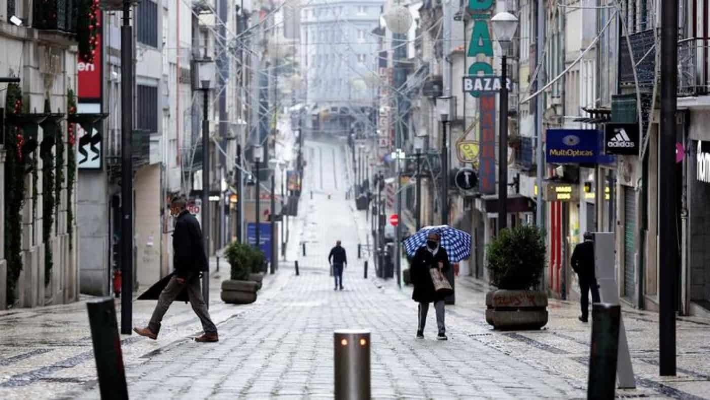 Covid-19. Estudo revela três novas variantes do vírus a circular em Portugal