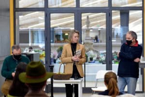 Maçã porta-da-loja foi o tema de abertura das “Conversas na Praça”&nbsp;