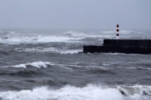 IPMA prolonga aviso laranja de agitação marítima em sete distritos