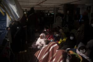 Itália autoriza desembarque de 265 migrantes em navio humanitário&nbsp;