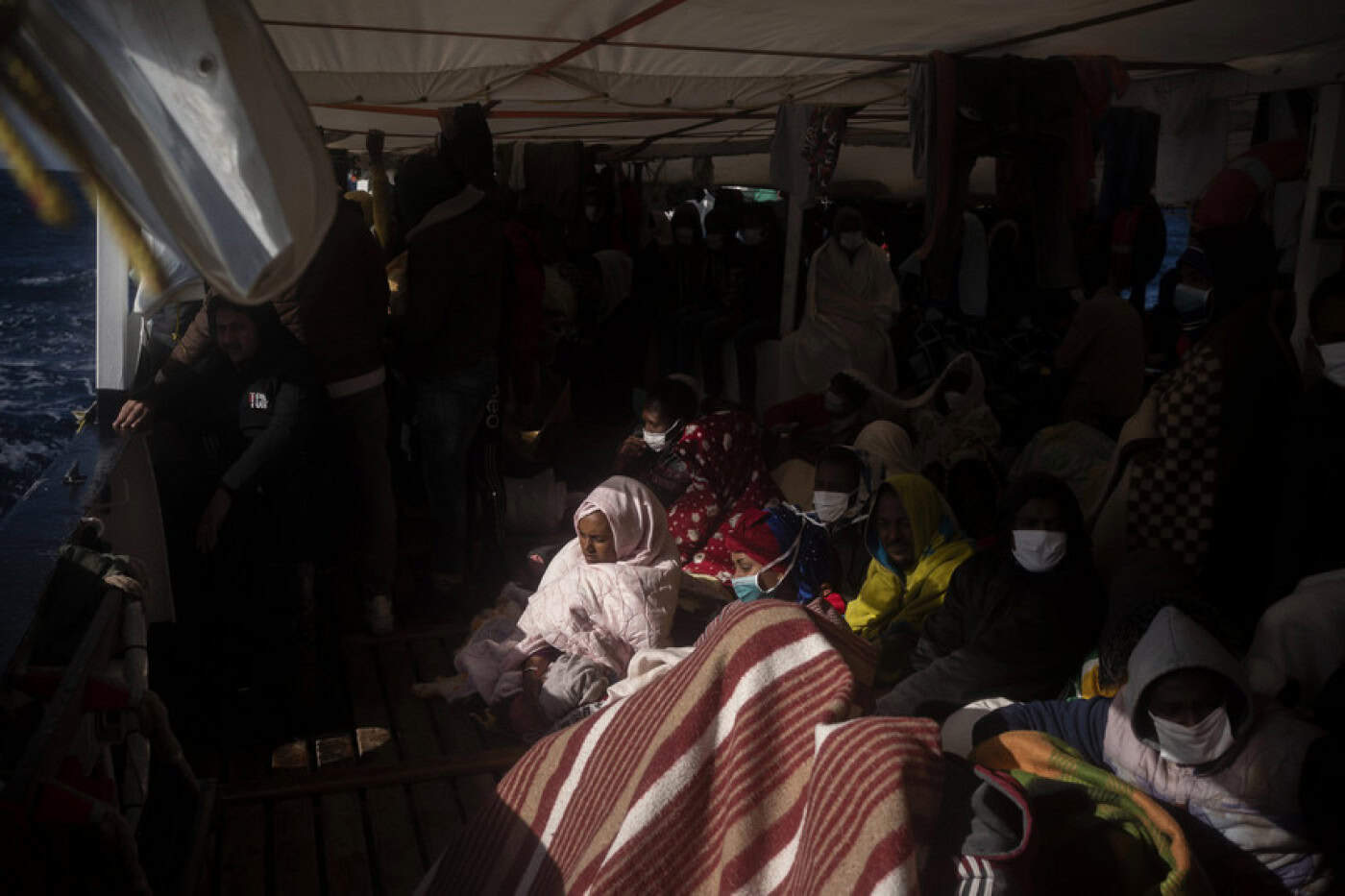 Itália autoriza desembarque de 265 migrantes em navio humanitário