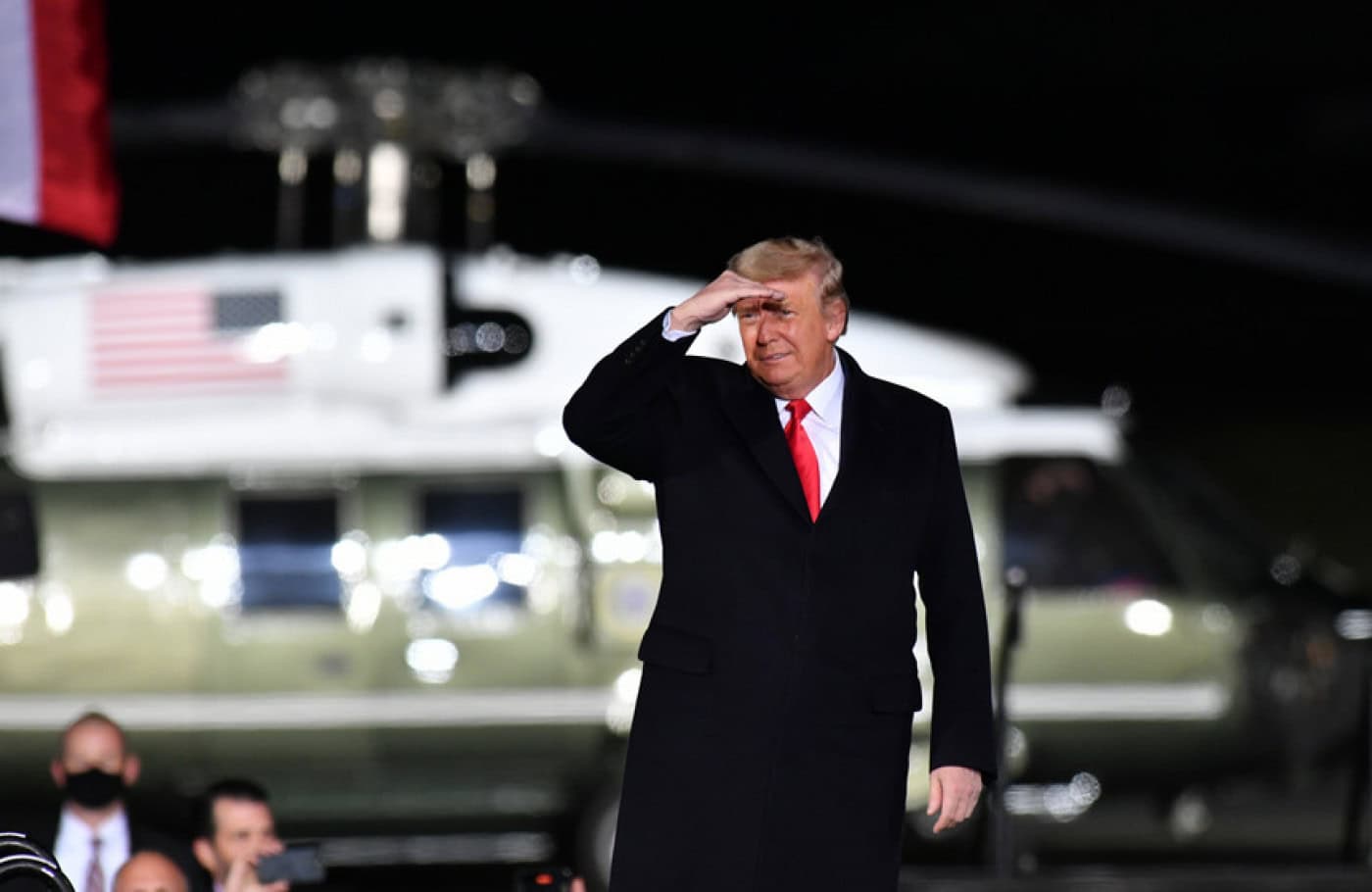 Trump decreta exclusão de oito tecnológicas chinesas da bolsa de Nova Iorque