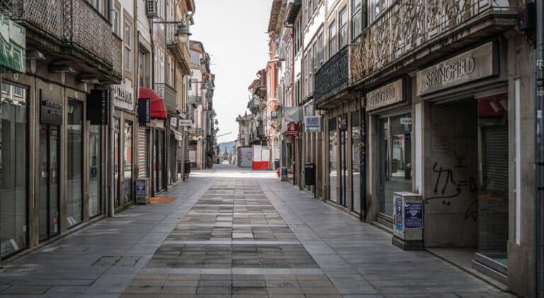 Mais de uma dezena de pessoas continua a dormir nas ruas de Braga