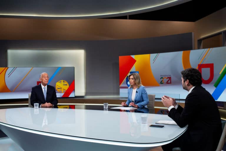 Marcelo demarca-se da "direita persecutória", Ventura acusa-o de "apaparicar o Governo"