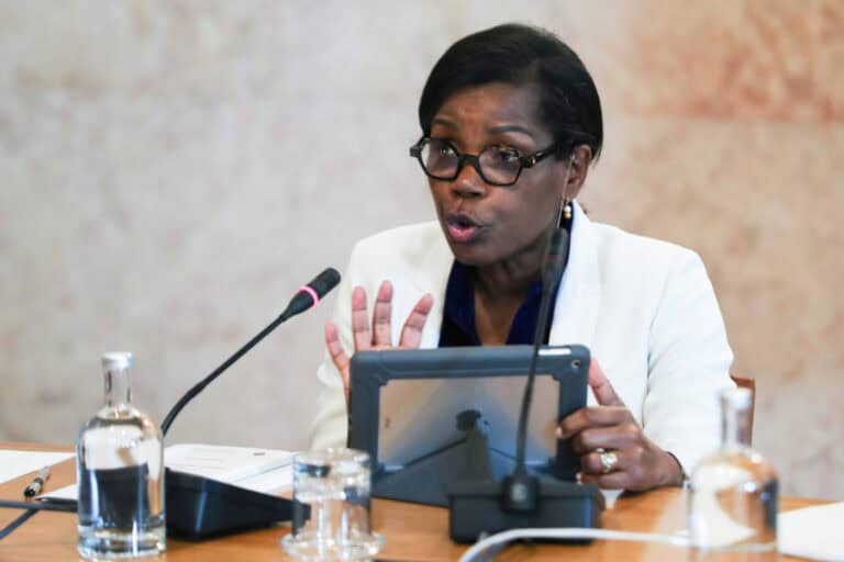 Ministra da Justiça vai à AR explicar lapsos no currículo do procurador europeu