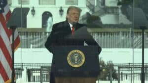 Trump promete transição pacífica depois do Congresso confirmar vitória de Biden