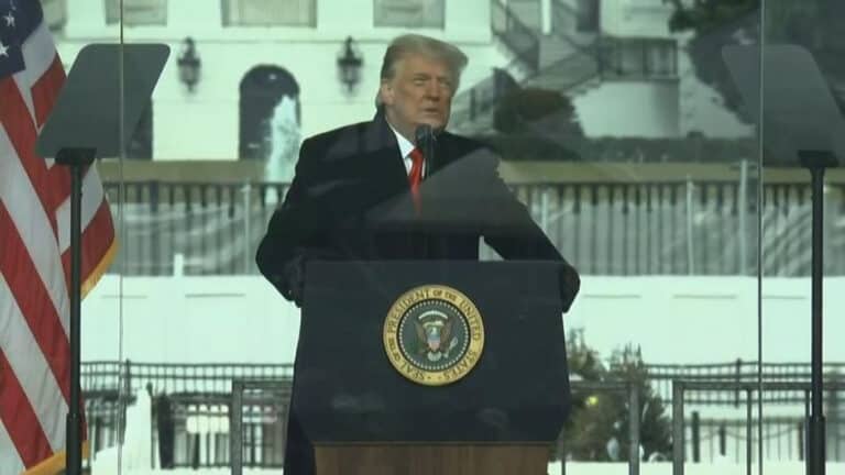 Trump promete transição pacífica depois do Congresso confirmar vitória de Biden