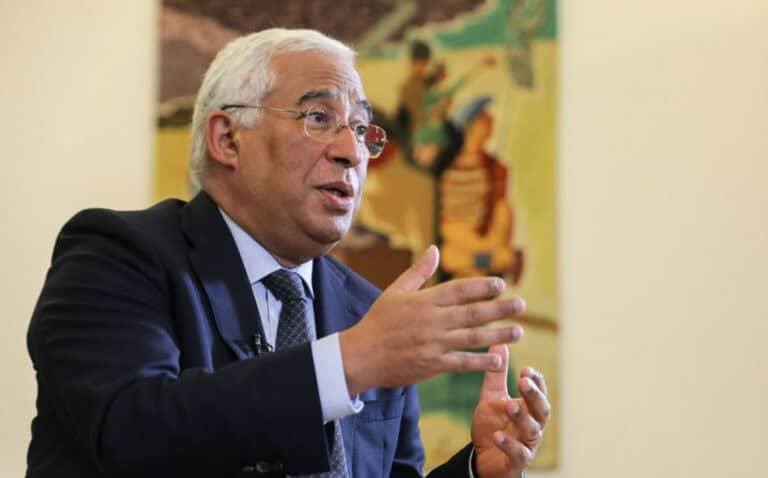 Costa admite medidas mais restritivas já na próxima semana