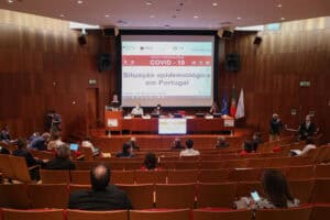 Reunião no Infarmed vai ditar as medidas de um novo confinamento geral