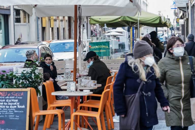 Pandemia já matou mais de 1,96 milhões de pessoas no mundo