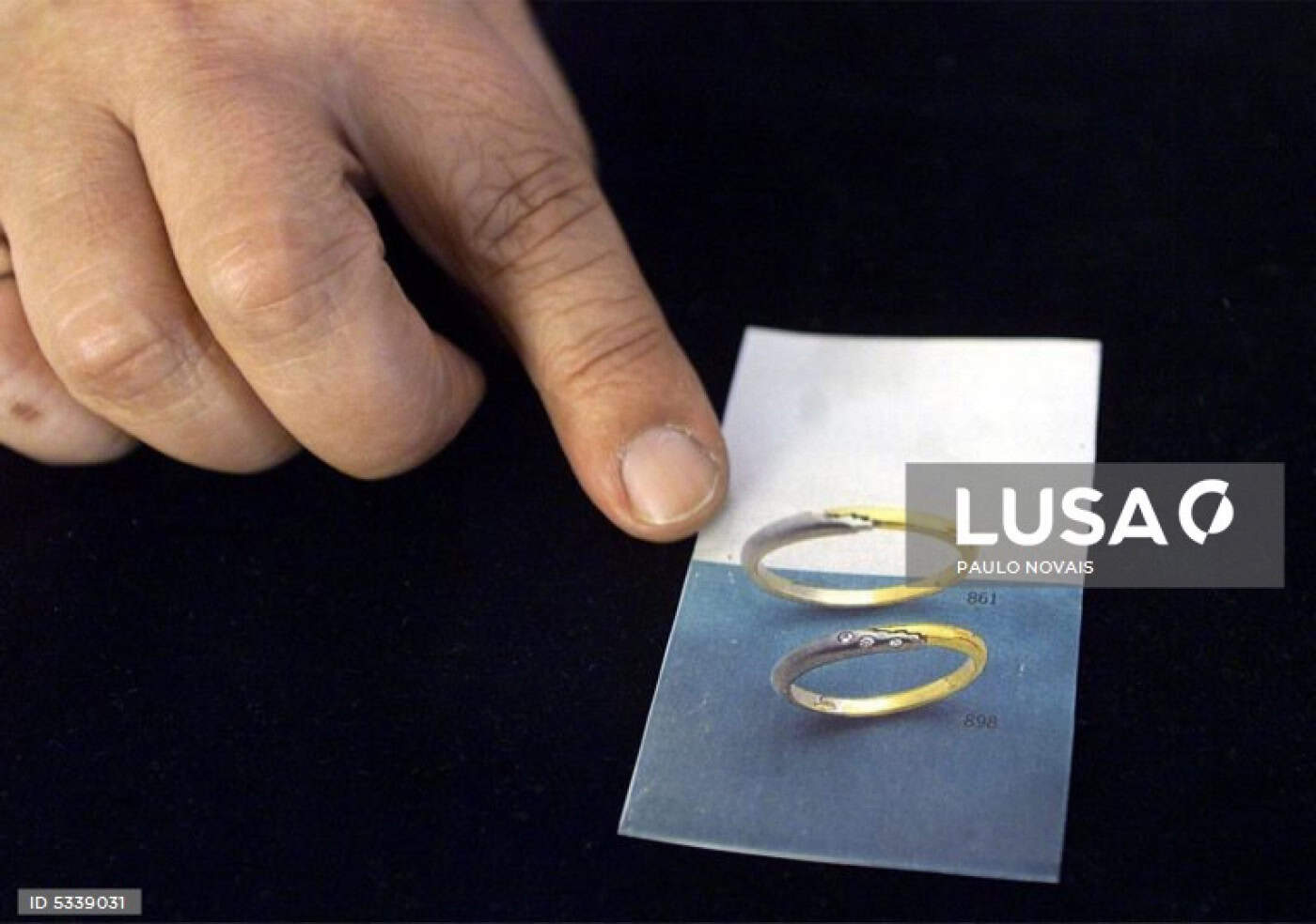 Igreja suspende batismos, crismas e casamentos