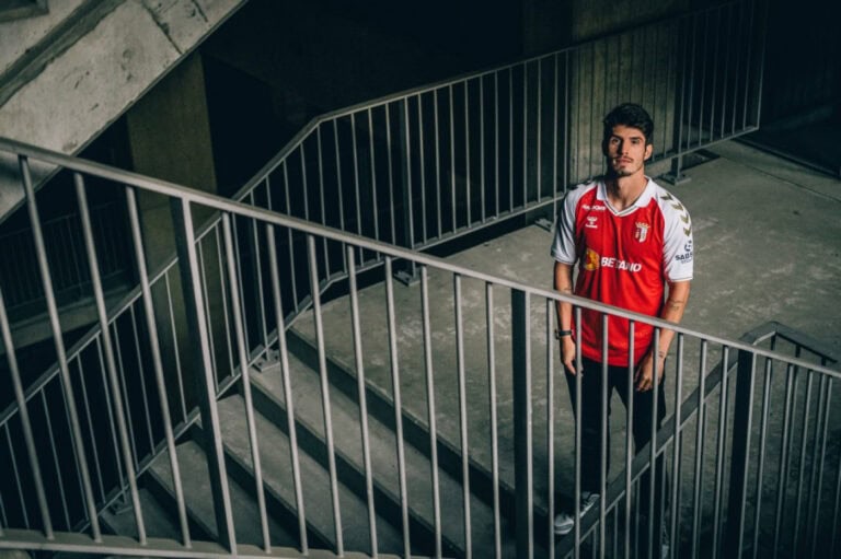 "Assinar por um grande de Portugal é algo que me deixa muito feliz"