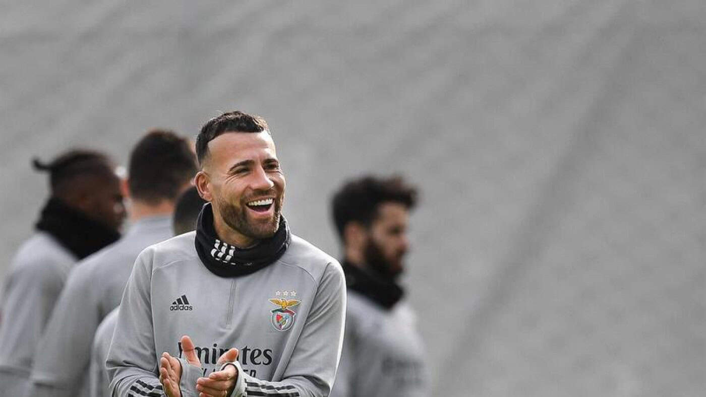 Otamendi e Nuno Tavares testam positivo à Covid-19