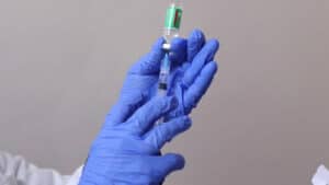 Políticos vão ter prioridade na vacinação contra a Covid-19&nbsp;