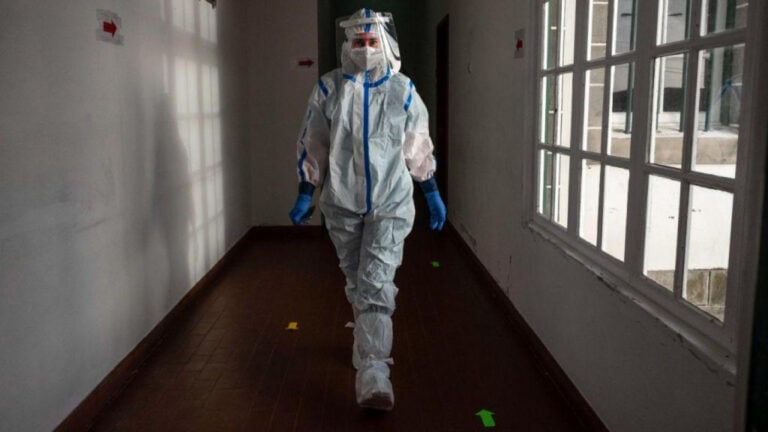 Portugal regista 293 mortes (um novo máximo) e mais de 15 mil infetados