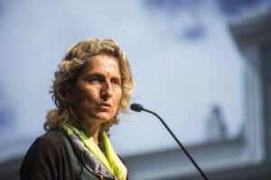 Governo comprometido em levar escola virtual a todo o país