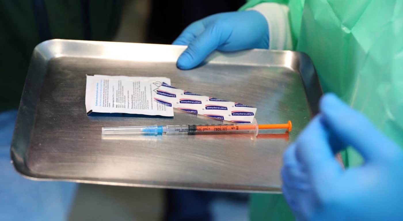 Covid-19. Utentes não seguidos no SNS devem inscrever-se para vacina