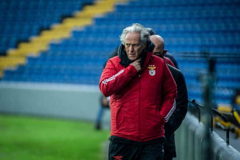 Jorge Jesus tem covid-19