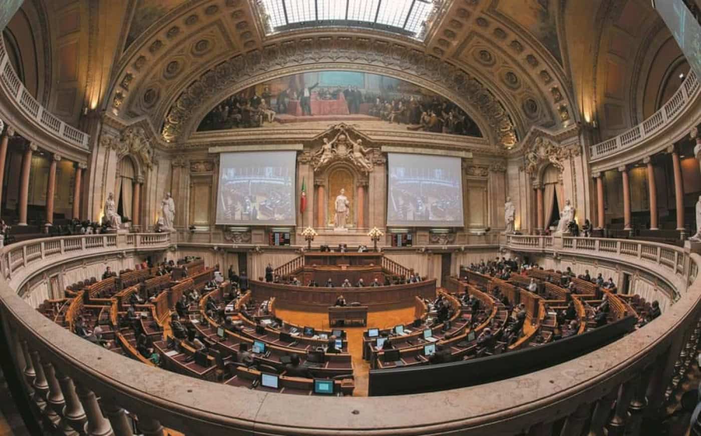Parlamento vota hoje lei para despenalizar a morte medicamente assistida