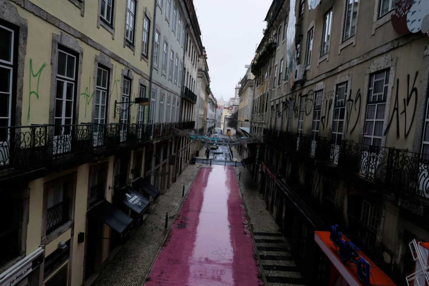 Desemprego fecha ano a descer para 6,5%