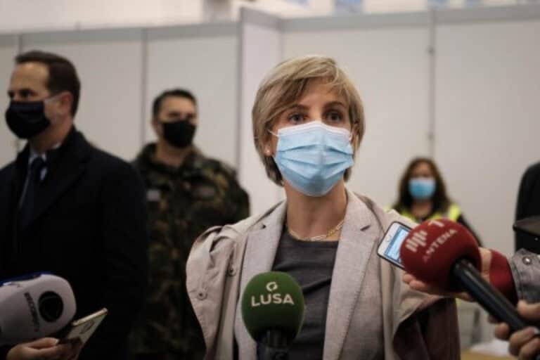 Ministra sobre polémicas da vacinação: "Merecem o nosso repúdio"