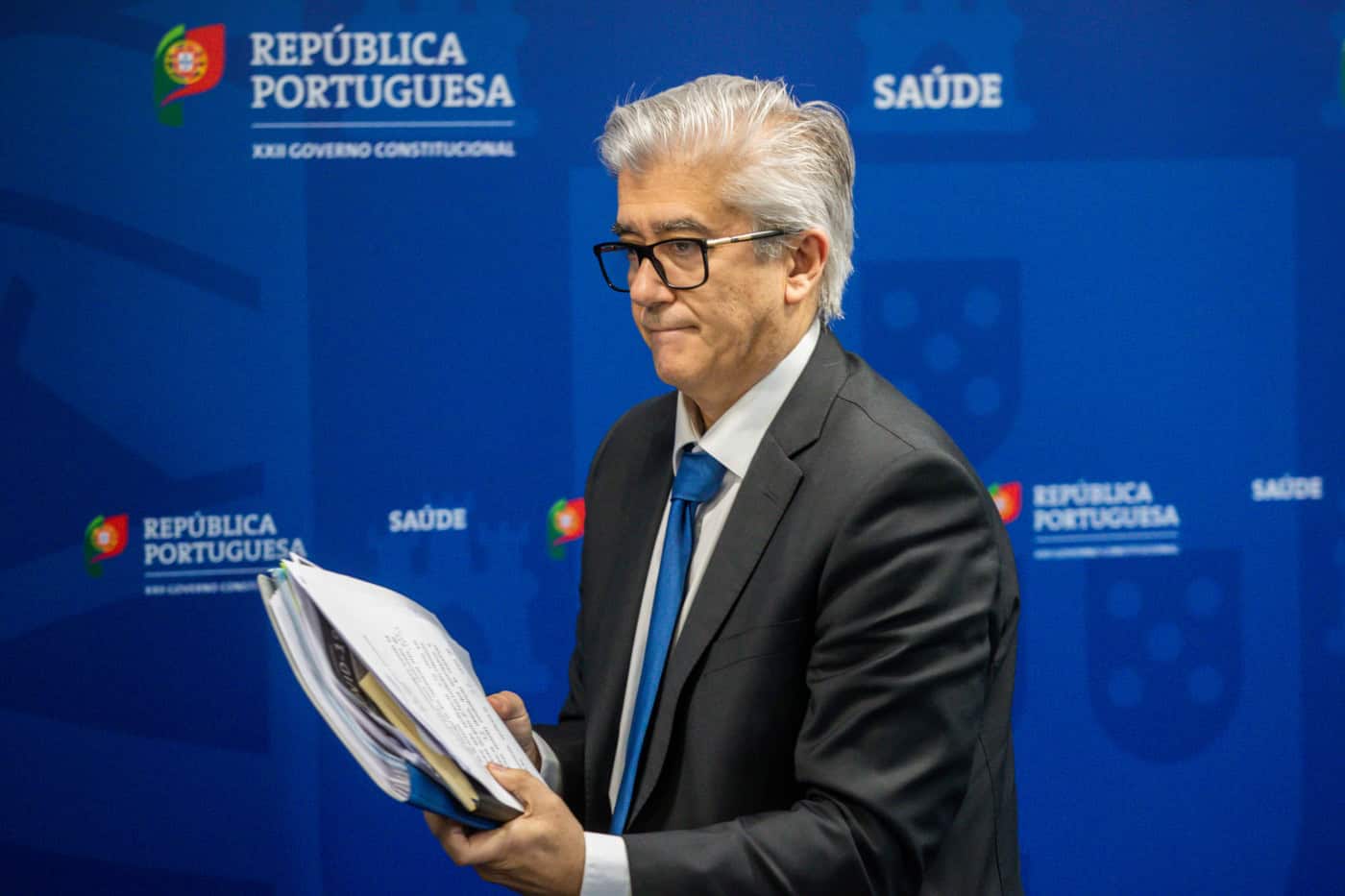 Governo anuncia tolerância zero para truques contra prioridades de vacinação