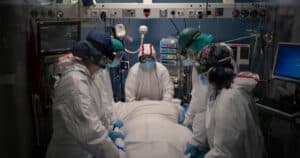 Profissionais de saúde e material clínico alemão chegam hoje a Portugal