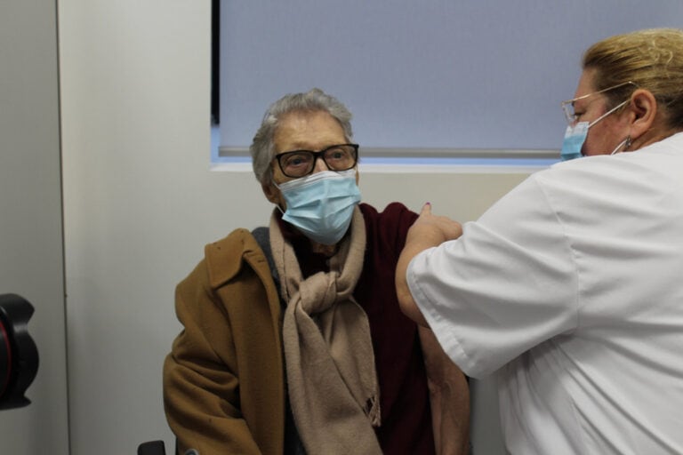 Vacinação arrancou no edíficio sede dos centros de saúde de Braga com 50 utentes