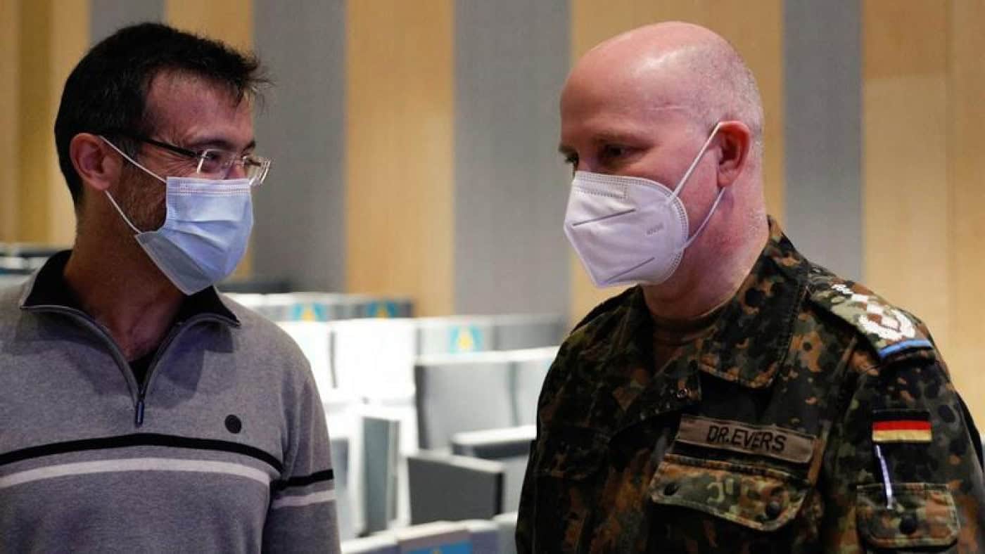 Covid-19: Médicos alemães admitem ficar mais tempo em Portugal