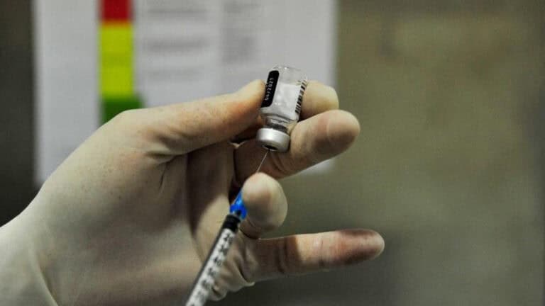 DGS torna obrigatória lista de pessoas a convocar se sobrarem vacinas&nbsp;