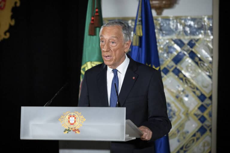 Presidente termina ronda de audiências com partidos e envia decreto à AR