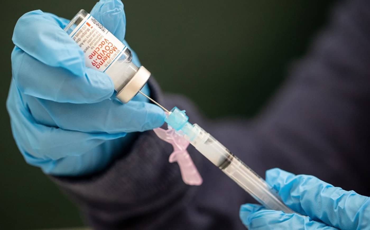 Cerca de 15.000 bombeiros começam hoje a ser vacinados contra a covid-19