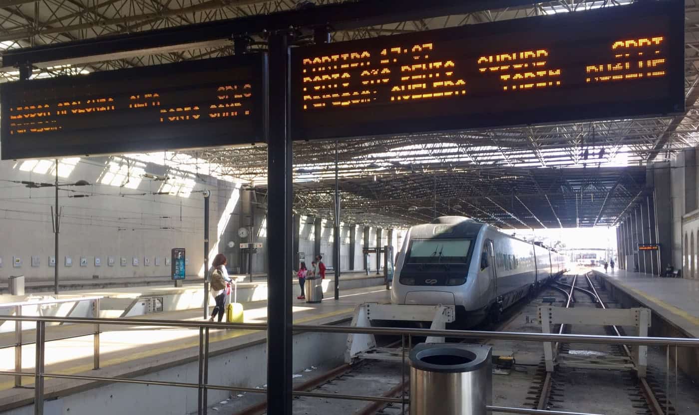 Barraqueiro quer comboios Braga-Faro