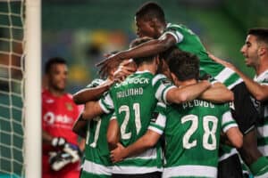 Sporting vence Paços de Ferreira e reforça liderança do campeonato