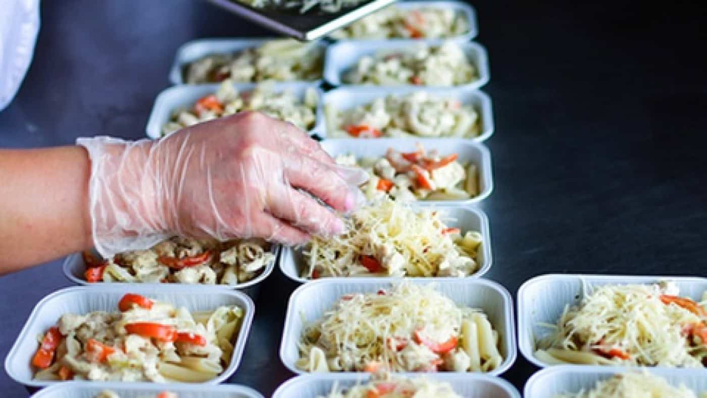 Escolas de acolhimento serviram 37 mil refeições diárias