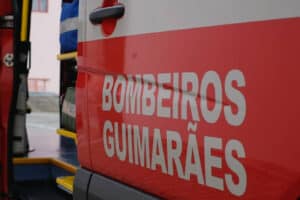 Bombeiros de Guimarães lançam campanha para angariar ambulância