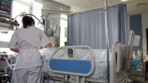 Suspensa provisoriamente contratação de enfermeiros formados no estrangeiro&nbsp;