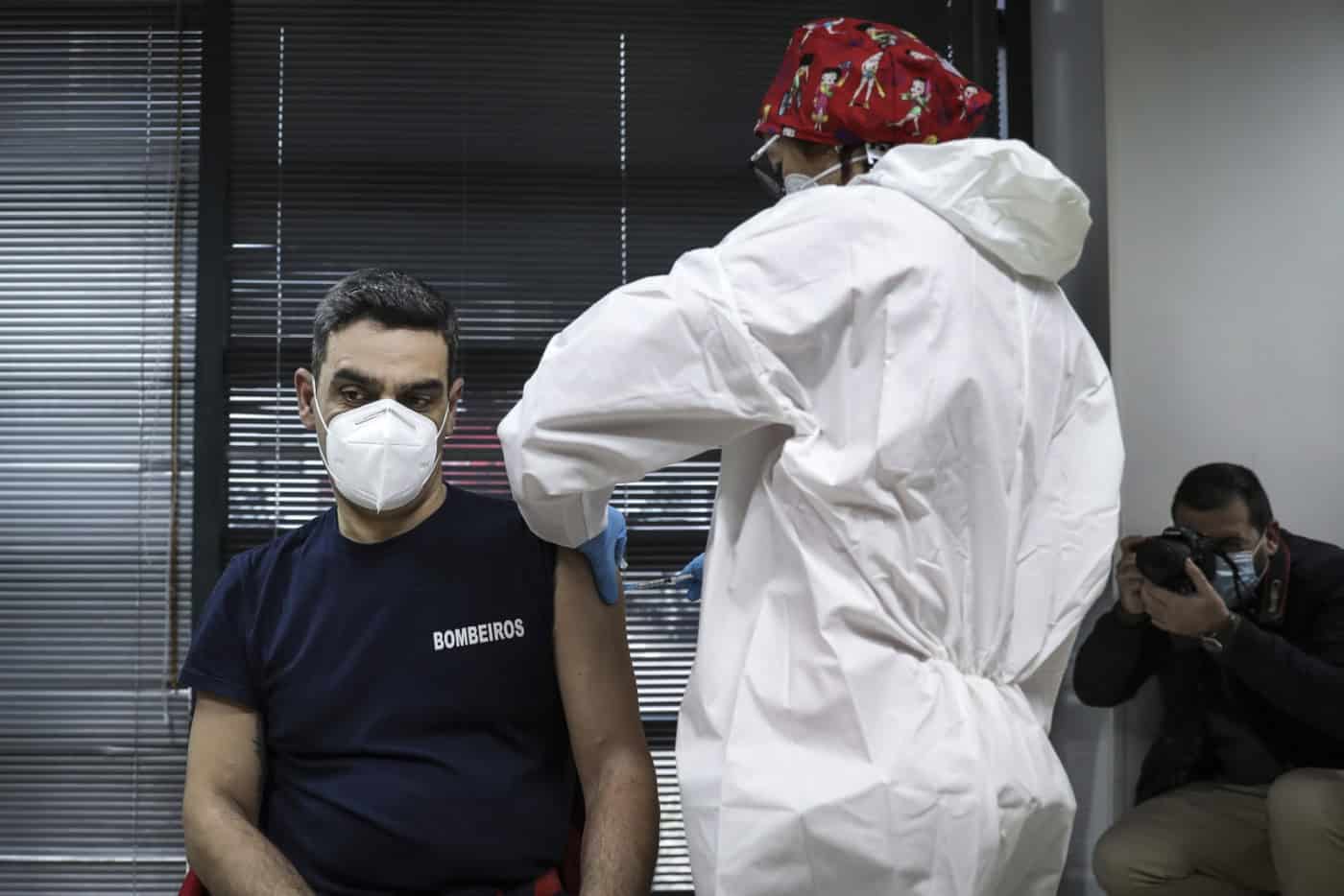 Bombeiros de Guimarães com 50% da corporação vacinada até ao final da semana