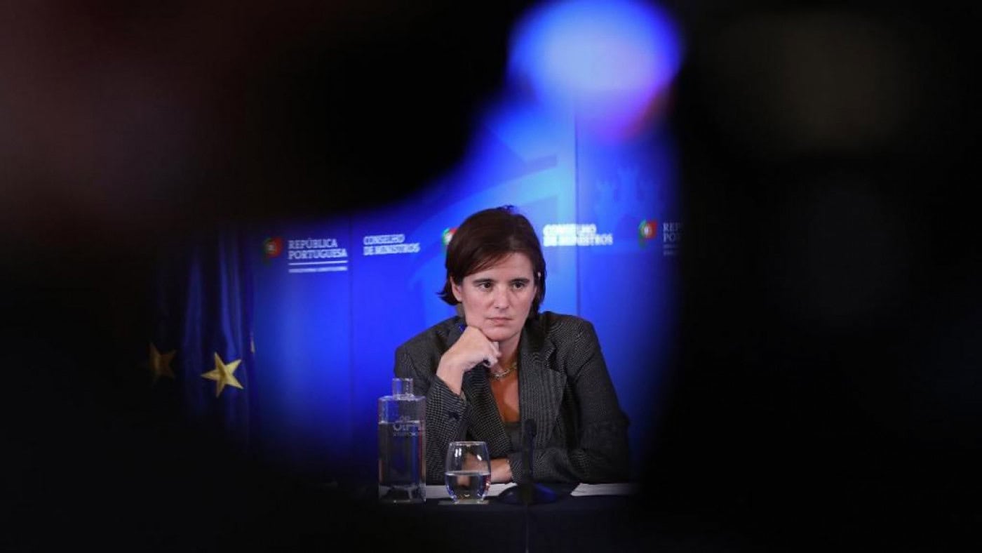 Governo afasta para já desconfinamento