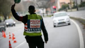 Volta a ser proibido circular entre concelhos este fim de semana