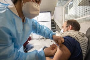 Vacinação dos bombeiros incluídos na primeira fase não será afetada