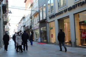 Covid-19:&nbsp;Mais 67 mortes e 1.940 casos. Internados baixam, mas ainda há 669 em cuidados intensivos