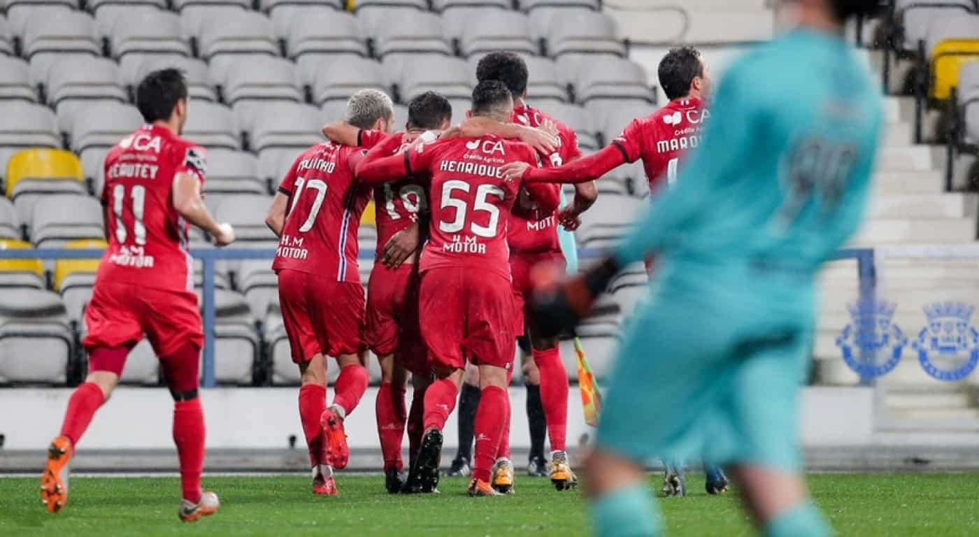 Gil vence nos Açores e salta para 14º lugar