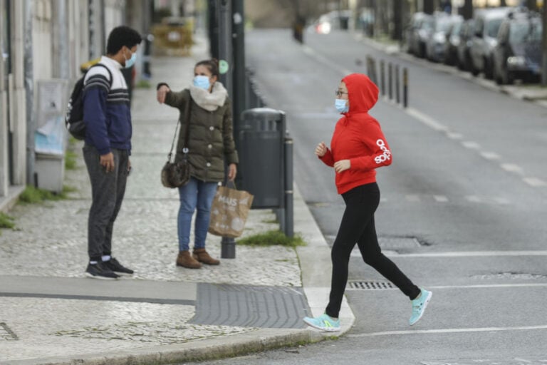 Portugal regista mais 549 casos e 61 mortes