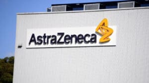 AstraZeneca insiste que vai cumprir com doses prometidas à UE no segundo trimestre