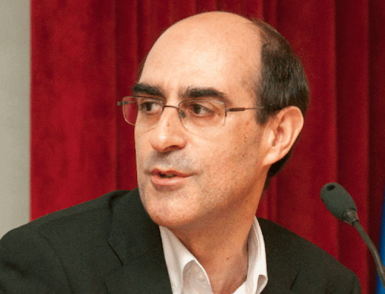 "Possibilidade de partido de ideologia municipalista só visa pressionar PS e PSD"